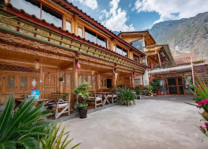 Tibet Guest House 虎跳峡卓玛客栈 Shangri-La