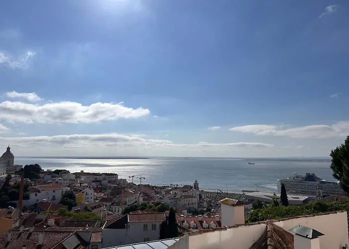 O Poleiro - Modern Living Apartment Lisbon