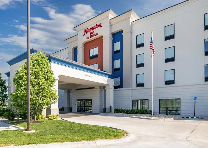 Hampton Inn Omaha/West Dodge Road, Old Mill Boys Town