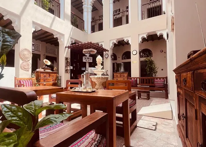 Hyba Heritage Guest House-Al Ras Metro Station Dubai