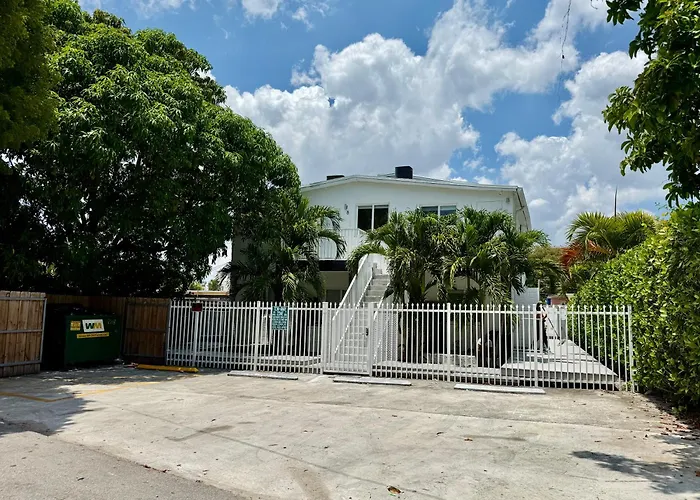 Renzzi Villas Miami