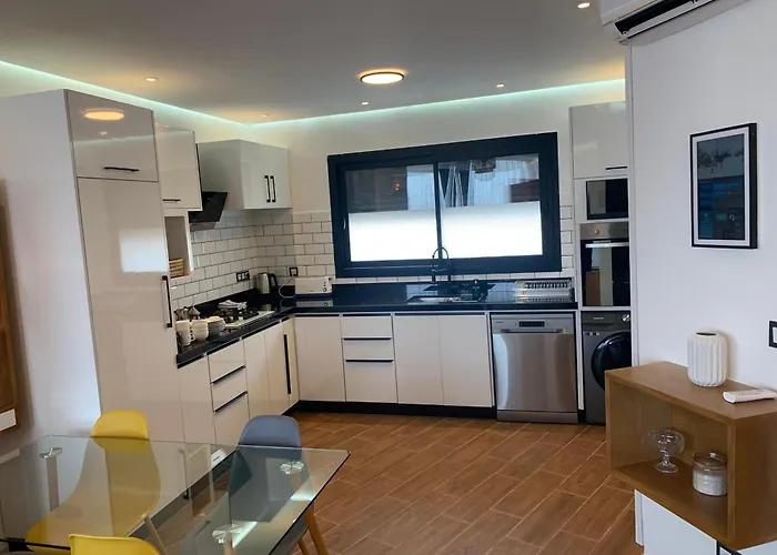 Cozy And Central Stay Tangier