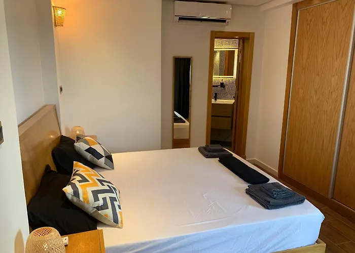 Cozy And Central Stay Tangier