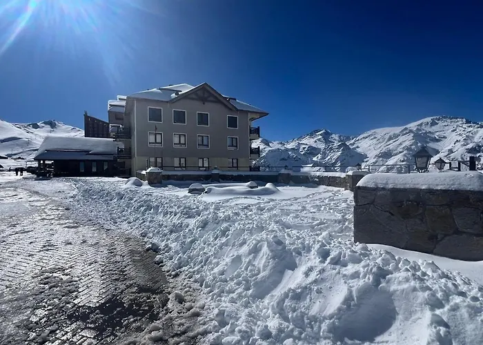 Valle Nevado 2D2B Valle De Condores 1 Walkable On Slope Santiago