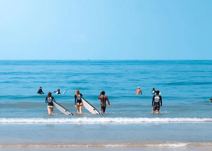 Surf & Party - Hostel Somewhere Else Canggu 