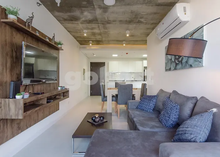 Apartment Located Steps From Shopping Del Sol Asunción