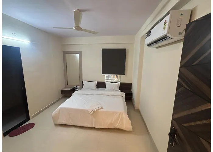 Jaipur Hotel Altera Inn Near Bypass Road - Restaurant- Lift & Free Parking Facility - Fully Air Conditioned Rooms - Heart Of Pink City