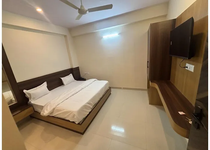 Jaipur Hotel Altera Inn Near Bypass Road - Restaurant- Lift & Free Parking Facility - Fully Air Conditioned Rooms - Heart Of Pink City
