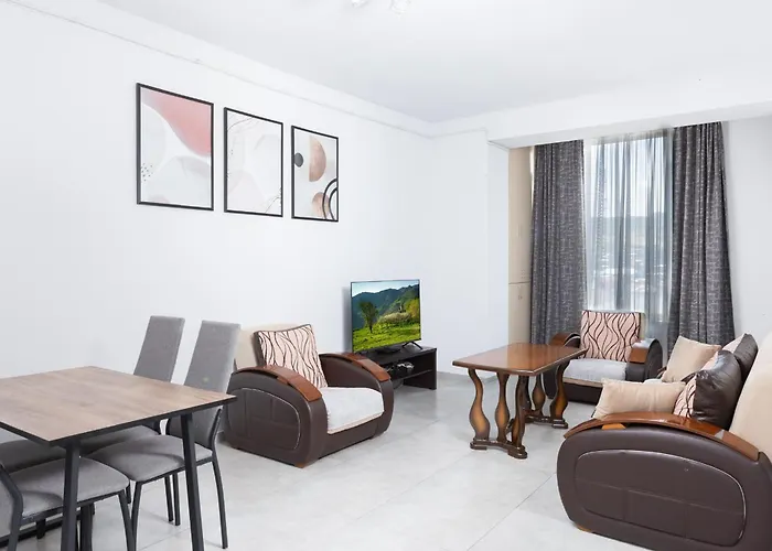 Modern 2-Bedroom Stay In Central Yerevan