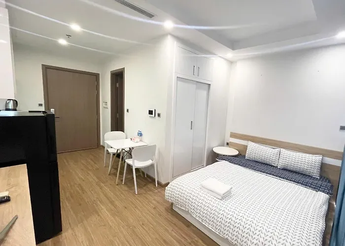 Great Quality Studio Vinhomes Apt In City Centre Quick To Airport Hanoi