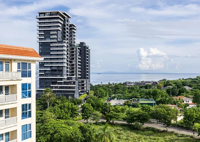 La Mirada Residence, Large 1 Bedroom Condo, Ocean Views, Beaches, 3 Pools, Restaurants Lapu-Lapu City