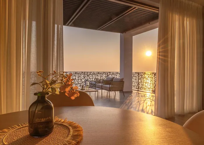Glow Boutique Hotel & Suites Sarande