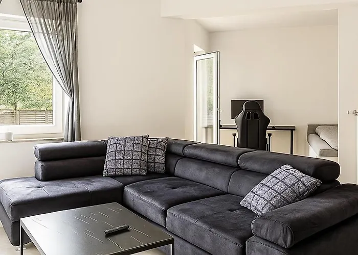 Premium Apartment Bonn Naehe Rhein Und Innenstadt Mit 2 Baedern Terrasse Und Parkplatz