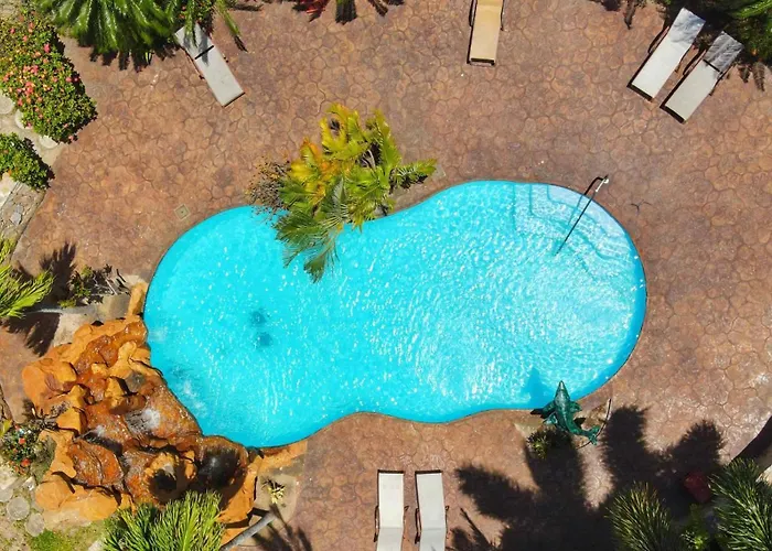 Clarion Suites Roatan At Pineapple Villas French Harbour