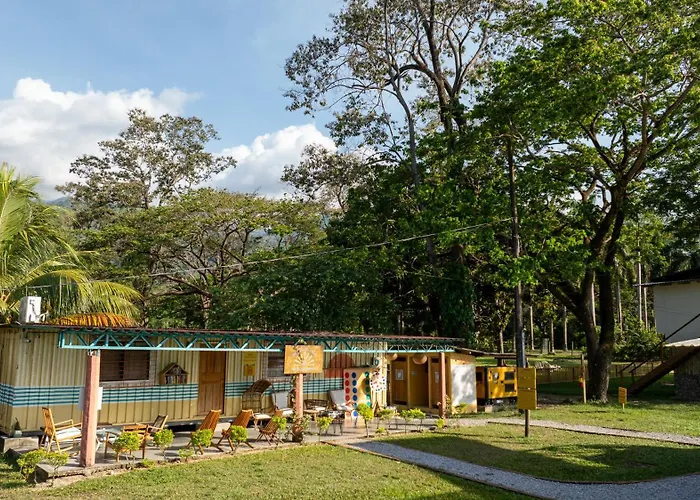 Sunset Hut Hostel Omoa