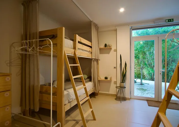 Saone Guesthouse - Coworking & Retreat Location Ericeira