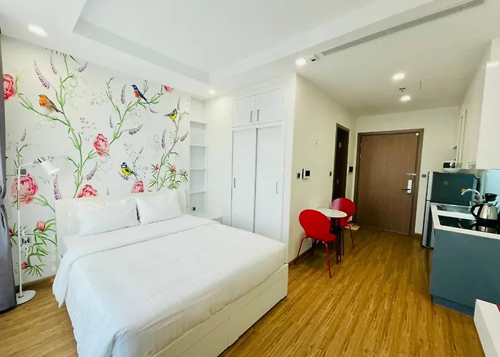 Luxury Studio In Vinhomes Green Bay, 25' To Airport, Gym, Swimming Pools Hanoi