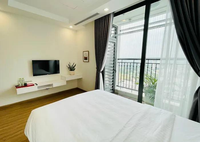 Luxury Studio In Vinhomes Green Bay, 25' To Airport, Gym, Swimming Pools Hanoi