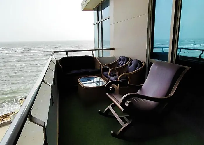 Luxury 2Br Apartment, Sea View Karachi