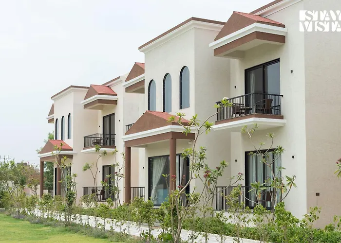 Stayvista At Eleganza Villas With Bbq, Lawn, Bonfire Jaipur