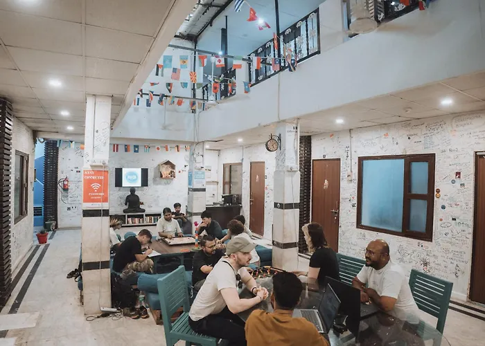 Joey'S Hostel Agra - 200M From Taj Mahal