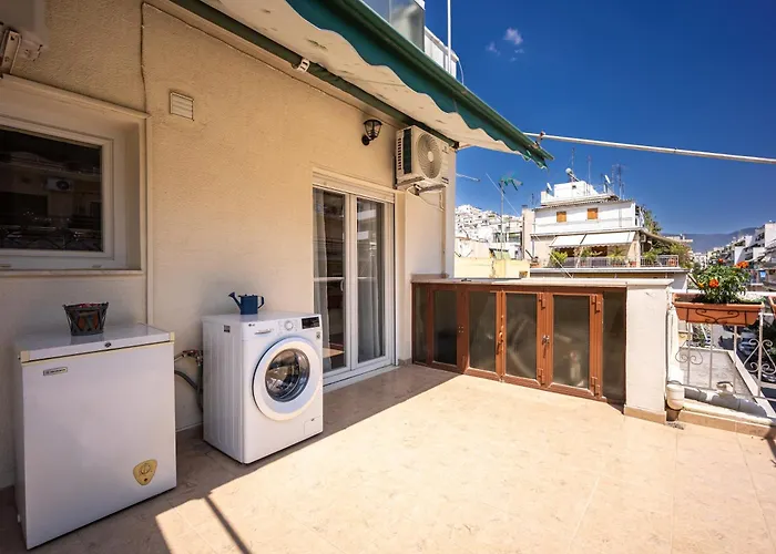 Boutique 1Bdr Athens Apartment - Huge Balcony
