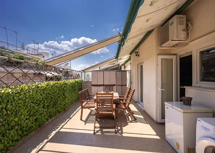 Boutique 1Bdr Athens Apartment - Huge Balcony