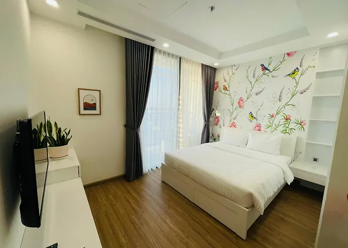 High Quality Studio Apt With Swimming Pool, Gym, Private Walking Lake In City Centre Hanoi
