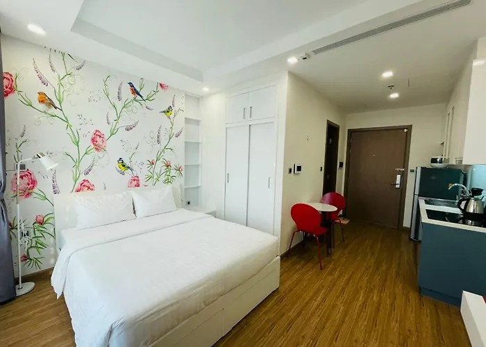 High Quality Studio Apt With Swimming Pool, Gym, Private Walking Lake In City Centre Hanoi