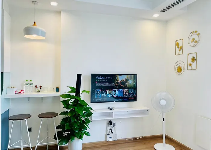 High Quality Stu Apt Near Keangnam And Mariott Hotel, Quick To Airport Hanoi