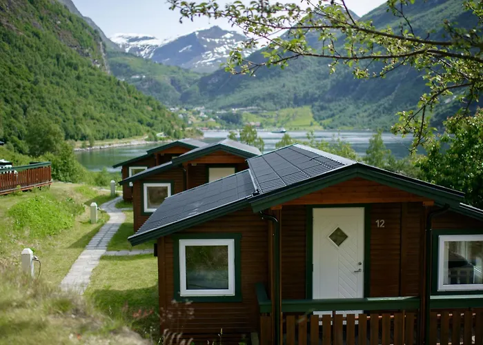 Grande Hytteutleige Og Camping Geiranger