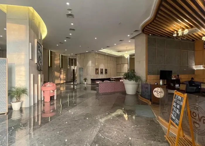Noida Supernova Spira Couple Friendly Luxury Skyrise Apartment New Delhi