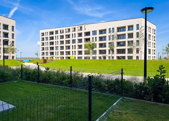 Little Rome - 2 Bedroom Apartment With Garden And Free Parking Trnava