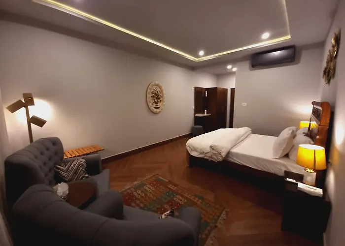 Silk Route Resort Gulmit