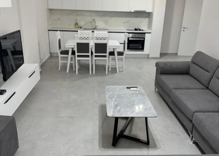 Gray & White Escape - Shkoder Apartment