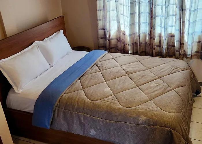 Gsm Crown-Inn Hotel Accra