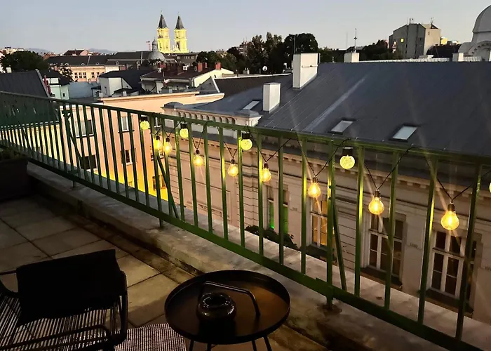 Utulny Byt V Centru S Velkou Terasou Ostrava