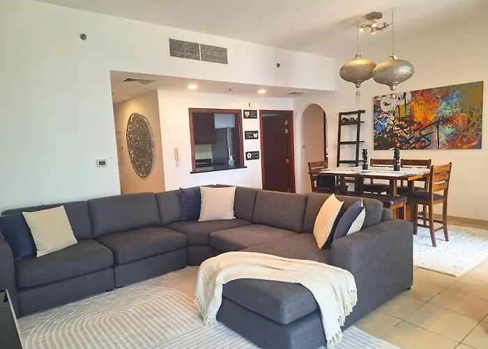 Tratoli Jbr Shared Hostel With Sea View Dubai