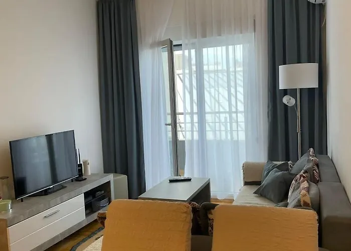 Aurora 3 Apartment Budva