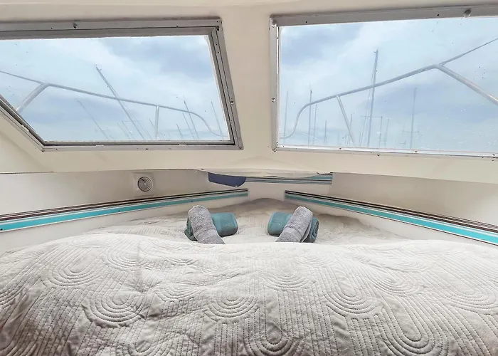 Nuit Insolite Sur Un Bateau Au Coeur De Bordeaux