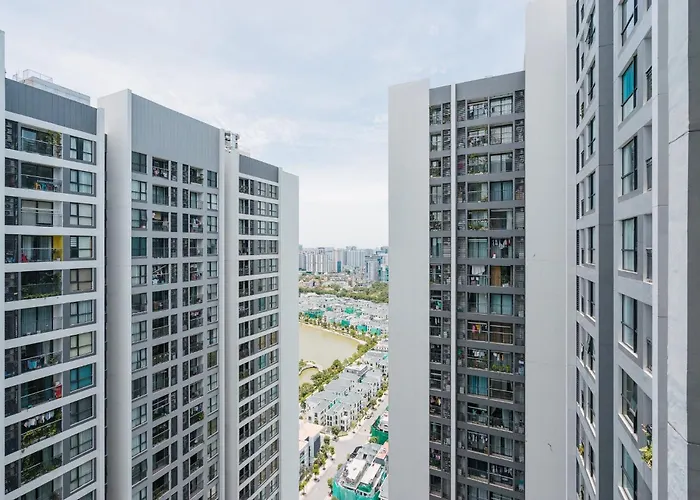 Luxury Studio In City Center With Gym, Pools And Private Walking Lake Hanoi