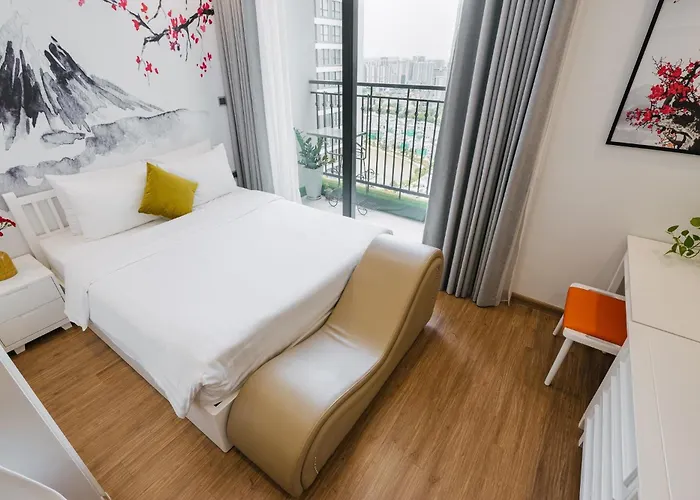 Luxury Studio In City Center With Gym, Pools And Private Walking Lake Hanoi