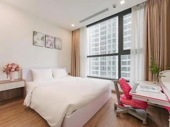 Delux 2Bedroom In City Center With Gym, Swimming Pools And A Private Walking Lake Hanoi