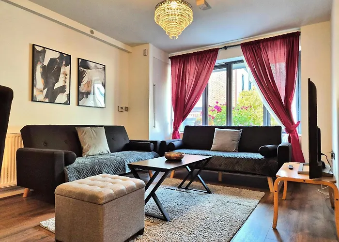 Explore London: 2 Bedroom House In Wood Green