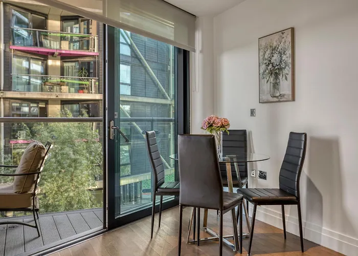 Battersea Power Station 2Br 2Ba Riverside London