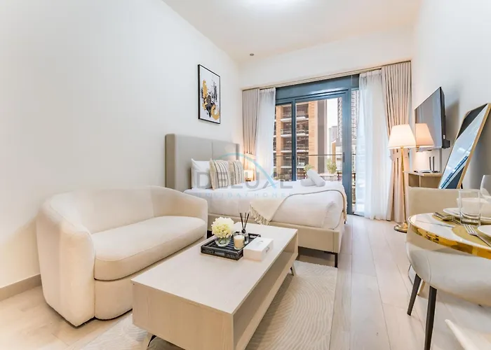 Modern Studio Near Downtown Dubai, Few Mins Walk To Hartland Greens Park, Azizi Riviera 43, Al Merkadh By Deluxe Holiday Homes