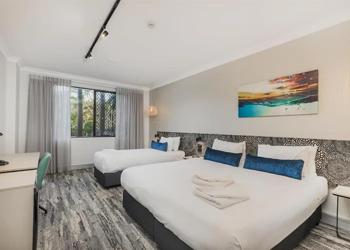 Nightelier Mermaid Waters Gold Coast