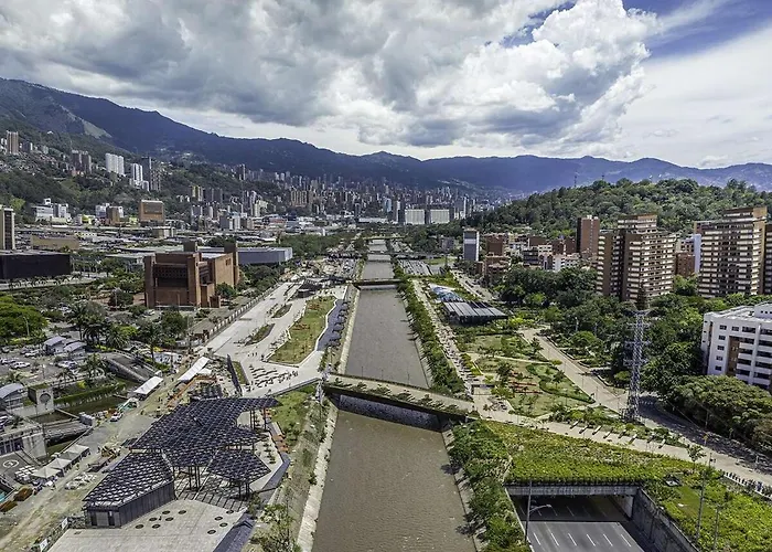 Apartamento Con Excelente Ubicacion, Laureles Medellin