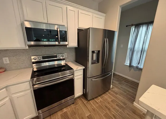 Three Bedroom Clubhaus Houston
