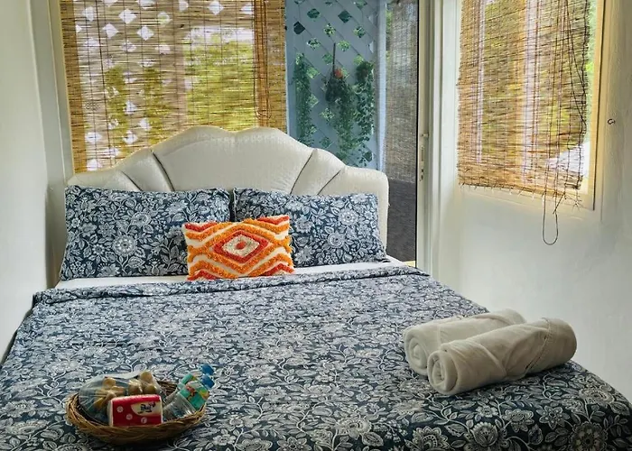 Ree House Sukhumvit Adults Only Guesthouse Near Mrt Bangkok